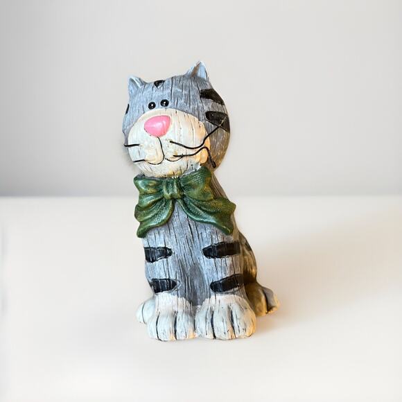 Vintage Resin Collections Cat With Swirl Tail And Bow Tie Gray And Black 6 Inch - Picture 7 of 7